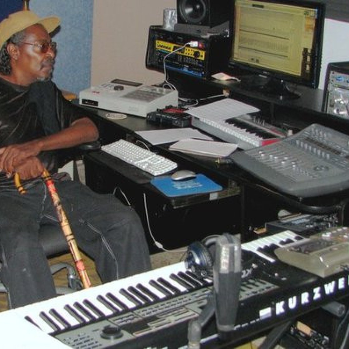 Larry Saunders