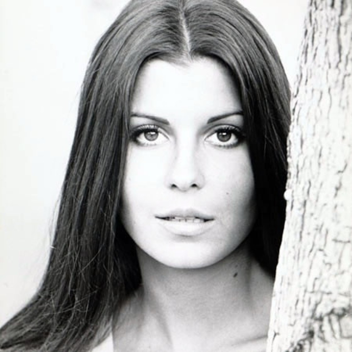 Tina Sinatra