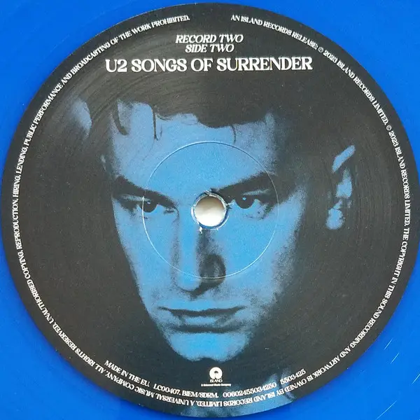 U2 – Songs Of Surrender (2LP, Limited Edition, 180 grams, Blue Translucent Vinyl) - фото №6