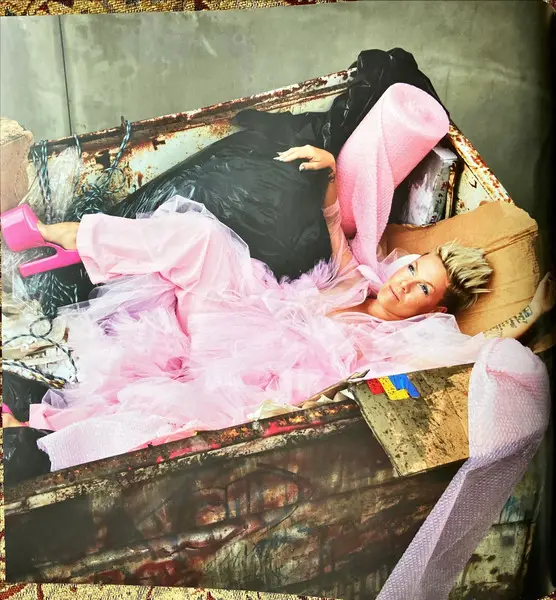 P!NK - Trustfall (Tour Deluxe Edition) (2 платівки, Рожевий, Мармур) - фото №9