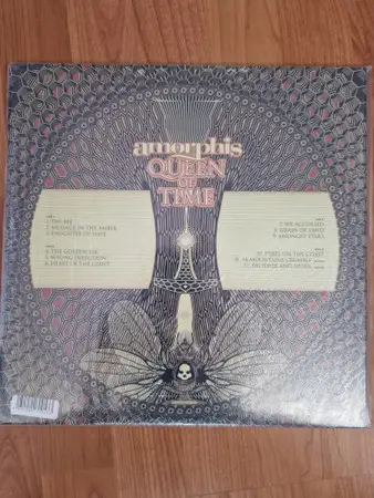 Amorphis - Queen Of Time (2 платівки, Золотий, Чорний, Бризки, Альбом, Лимітоване, Перевидання) - фото №2