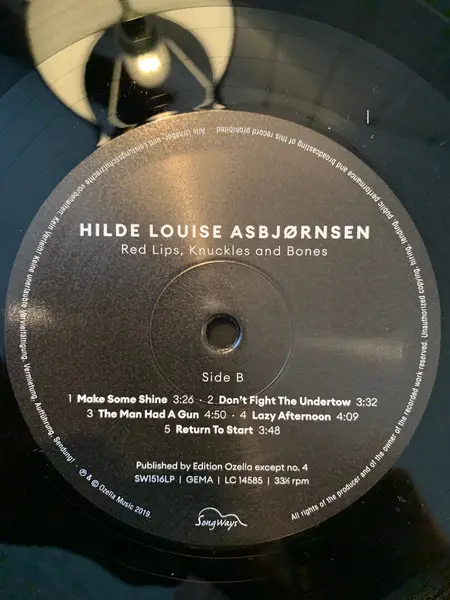Hilde Louise Asbjørnsen - Red Lips, Knuckles And Bones (Альбом, Лимитированое) - фото №3