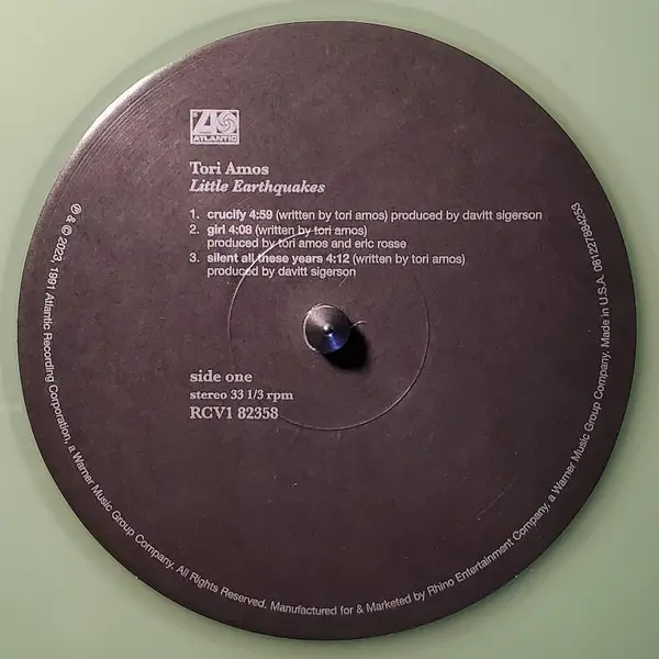 Tori Amos - Little Earthquakes (2 платівки, Зелений, Напівпрозорий, Альбом, Перевидання, Ремастеринг, Спеціальне видання) - фото №3