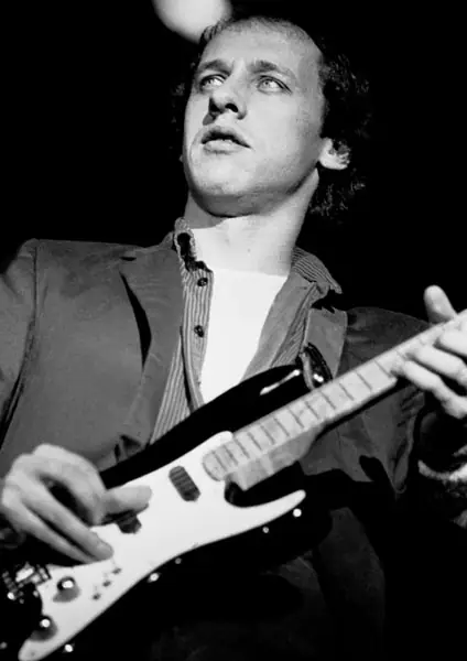 Марк Нопфлер зі «Стратокастером» на концерті Dire Straits у National Stadium, Дублін, 1 січня 1981